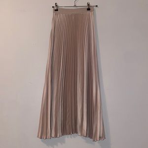 Beige silky pleated skirt